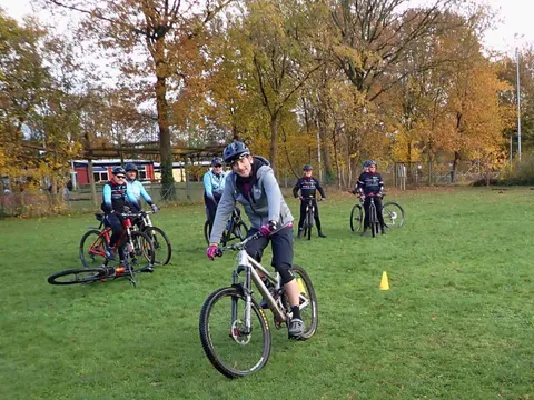 MTB-clinic van HDKS op ons bikepark, foto 13